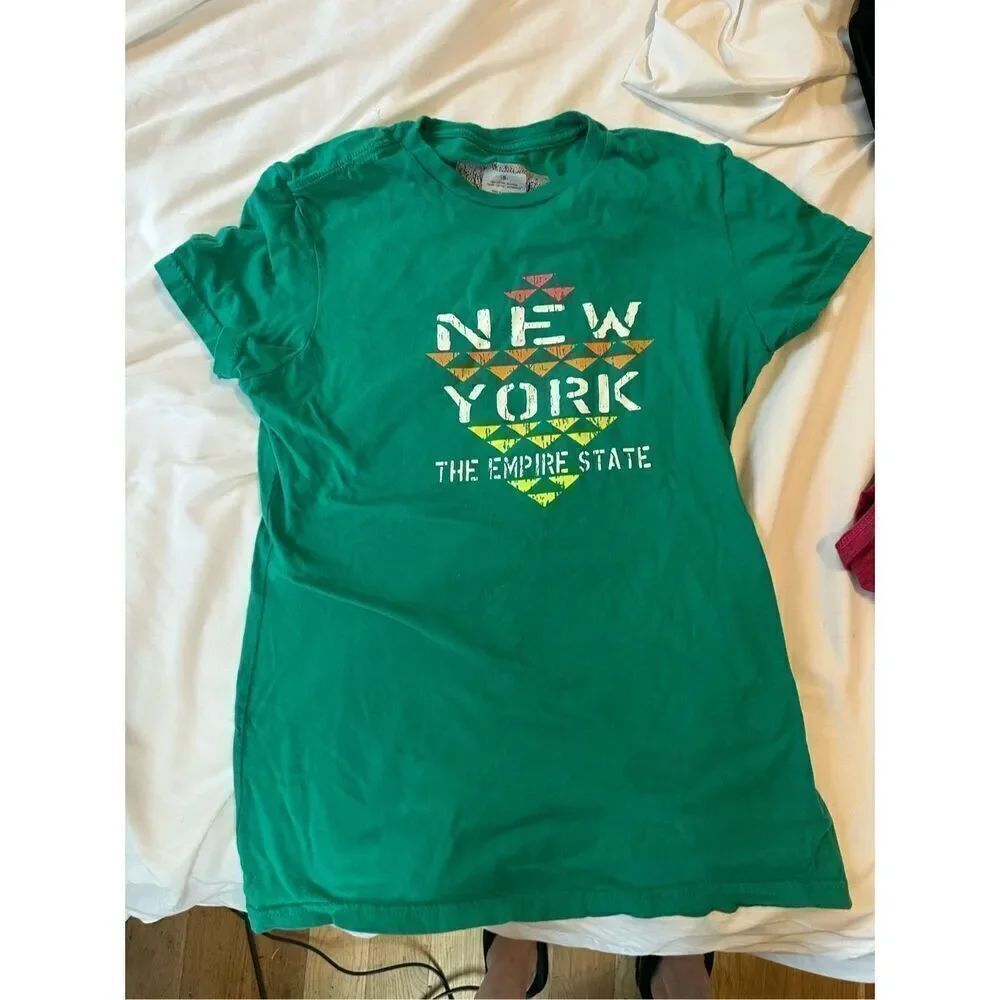 New York City women’s Tshirt size S